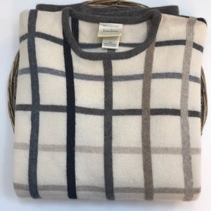 Neiman Marcus cashmere long sleeve sweater